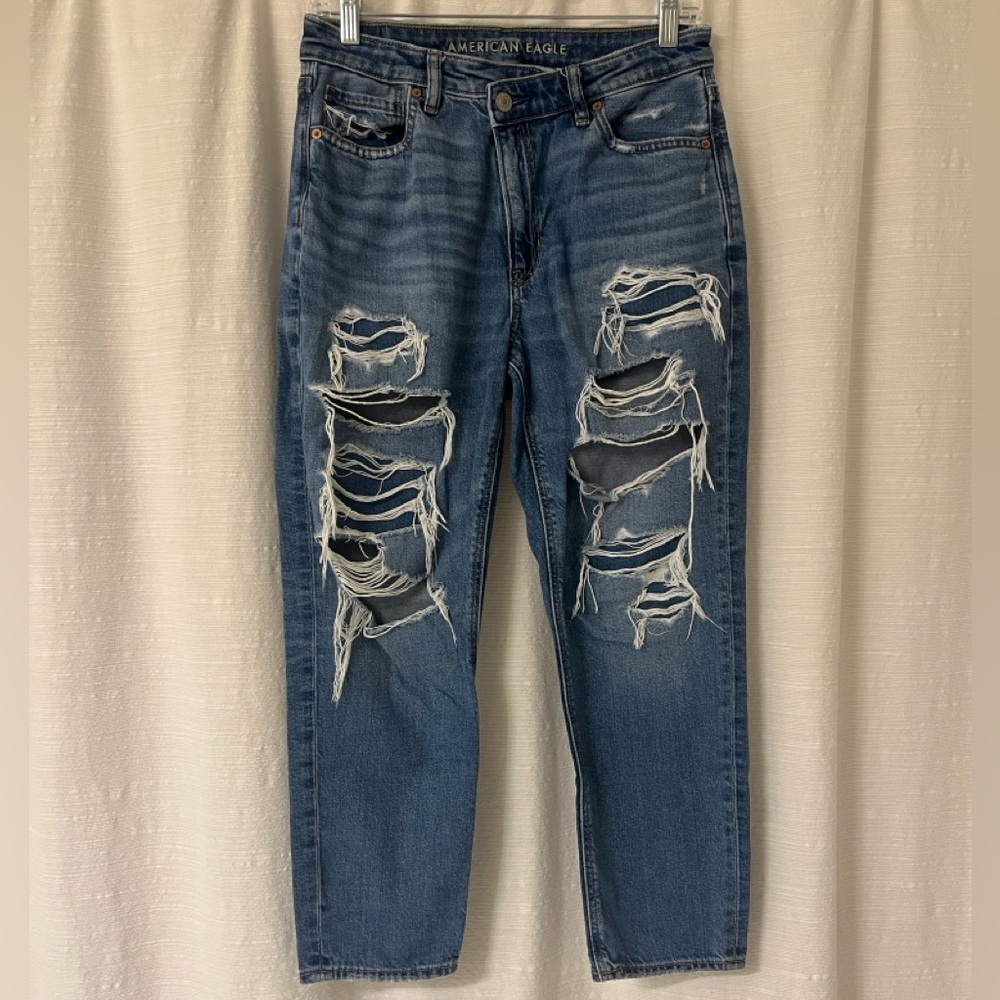 American Eagle Outfitters Distressed Blue Jeans